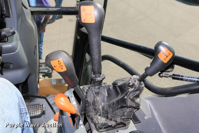 image for item DD0093 2002 New Holland TS100 tractor