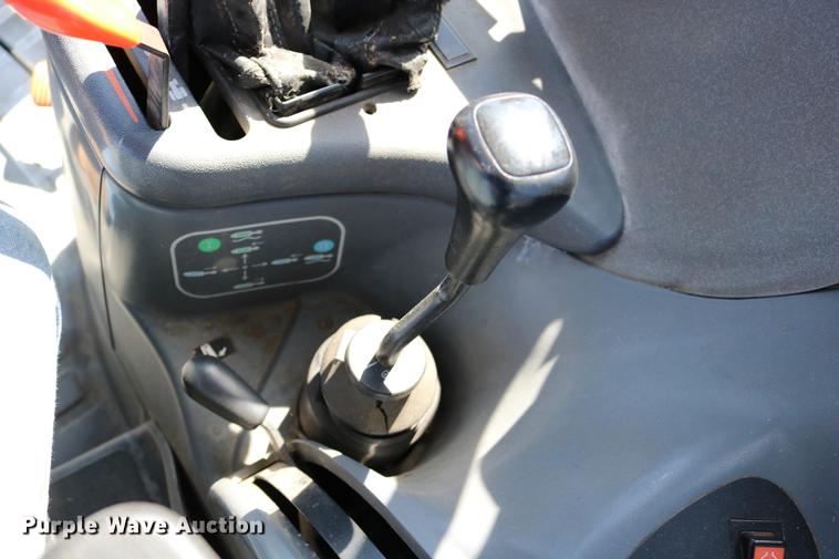 image for item DD0093 2002 New Holland TS100 tractor