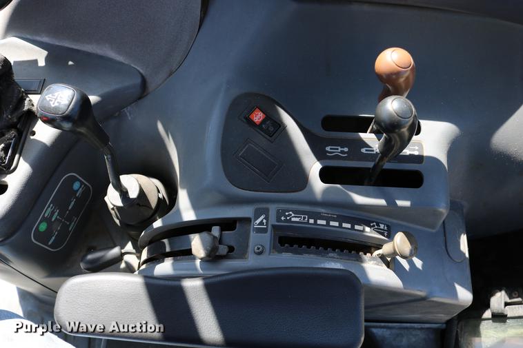 image for item DD0093 2002 New Holland TS100 tractor