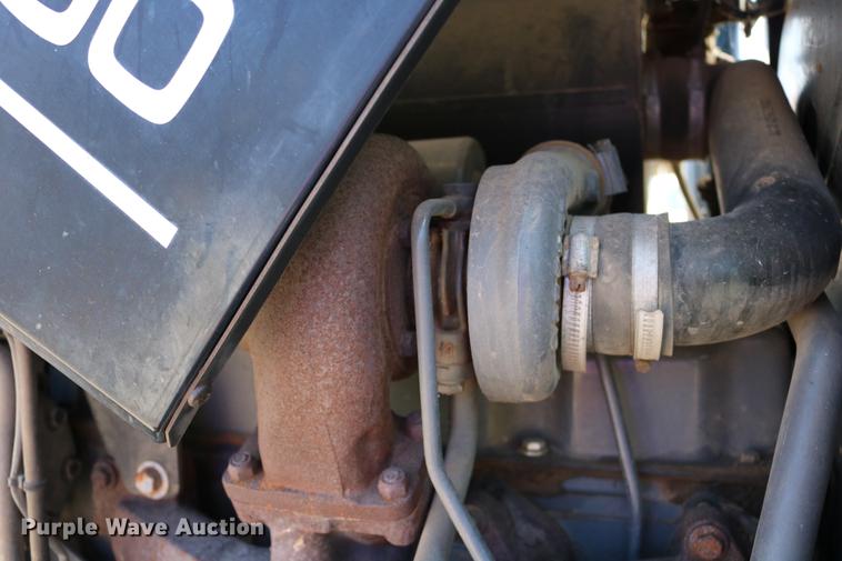 image for item DD0093 2002 New Holland TS100 tractor