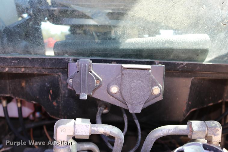 image for item DD0093 2002 New Holland TS100 tractor