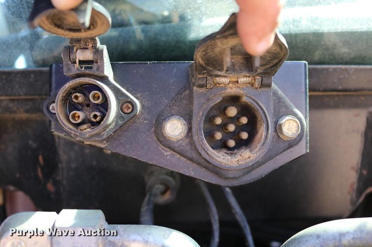 image for item DD0093 2002 New Holland TS100 tractor