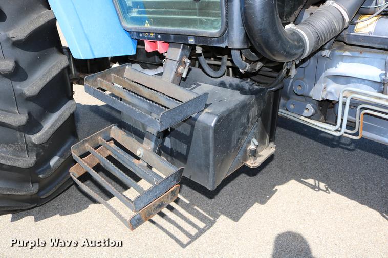 image for item DD0093 2002 New Holland TS100 tractor