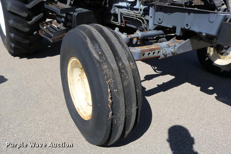 image for item DD0093 2002 New Holland TS100 tractor