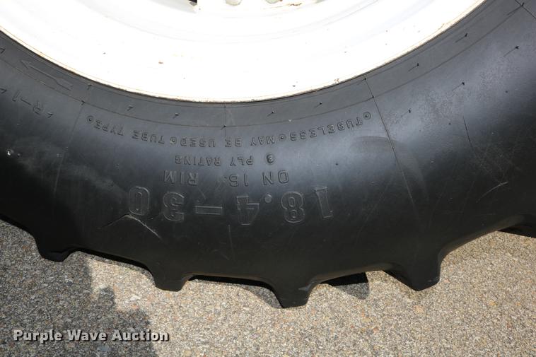 image for item DD0093 2002 New Holland TS100 tractor