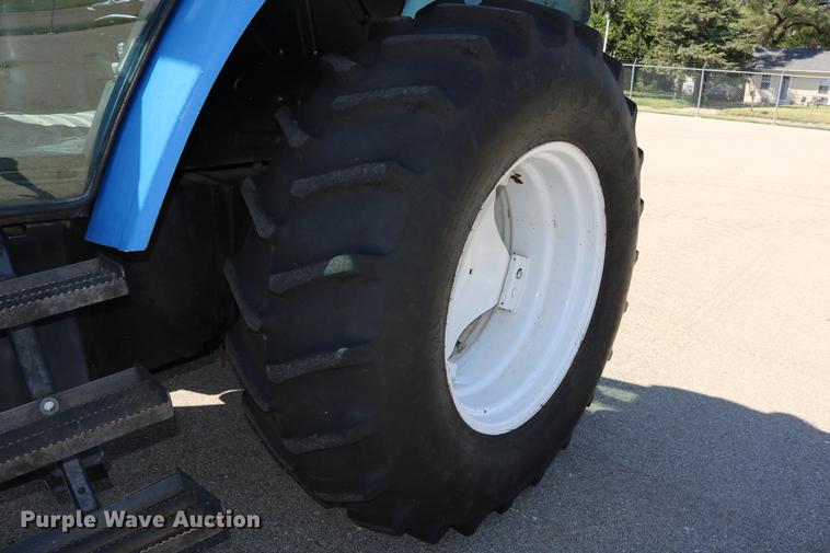 image for item DD0093 2002 New Holland TS100 tractor