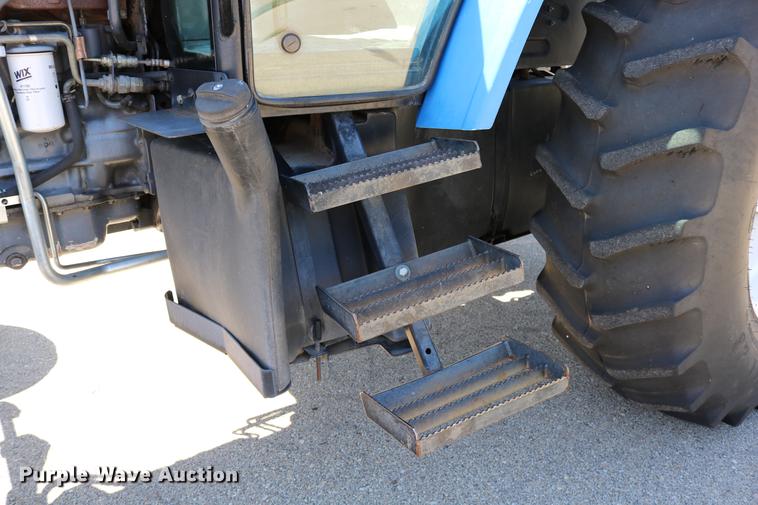 image for item DD0093 2002 New Holland TS100 tractor