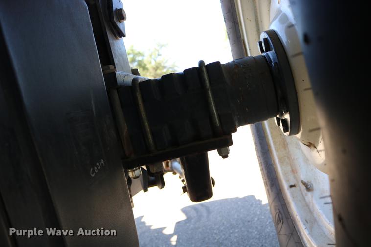 image for item DD0093 2002 New Holland TS100 tractor