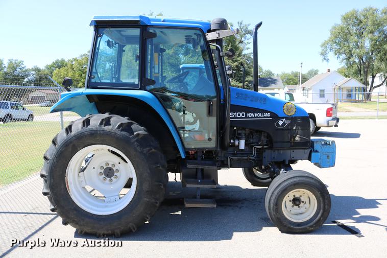 image for item DD0094 2002 New Holland TS100 tractor