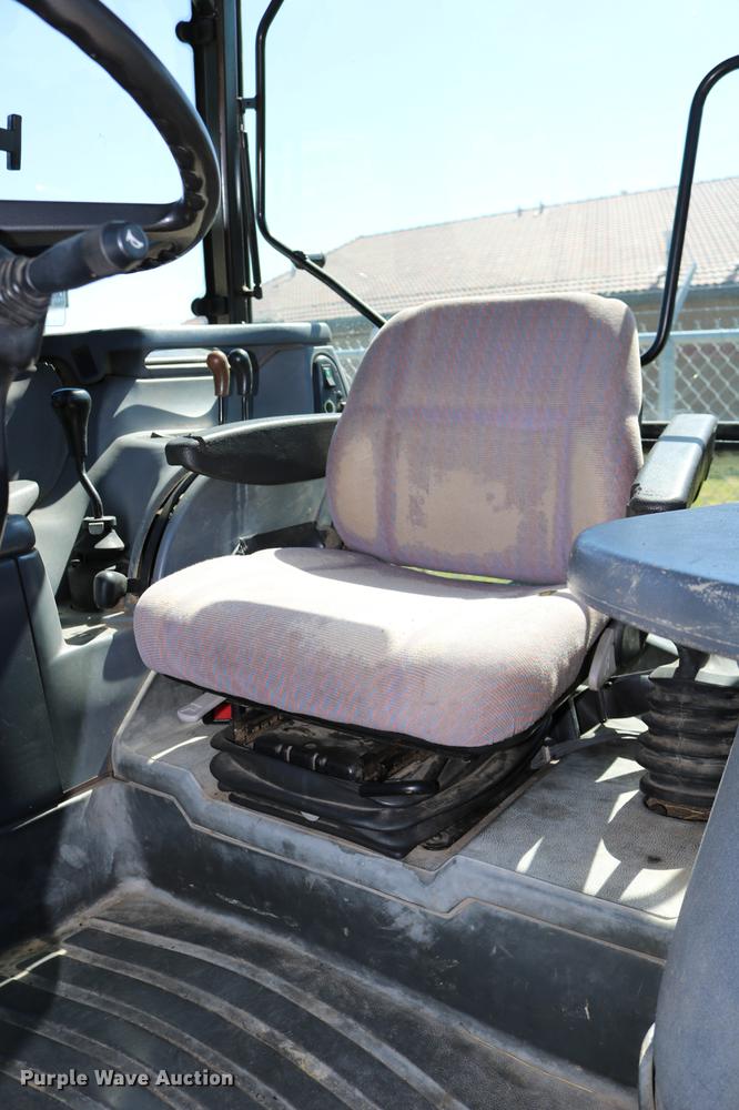 image for item DD0094 2002 New Holland TS100 tractor