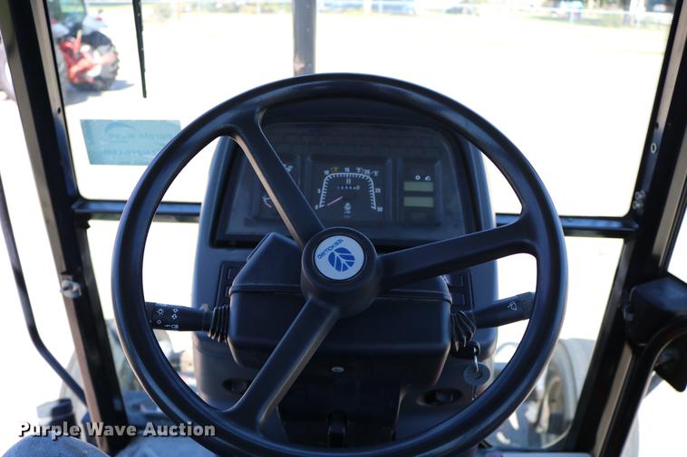 image for item DD0094 2002 New Holland TS100 tractor