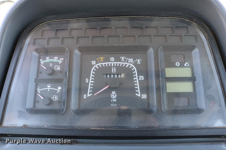 image for item DD0094 2002 New Holland TS100 tractor