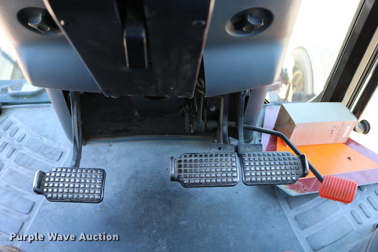 image for item DD0094 2002 New Holland TS100 tractor