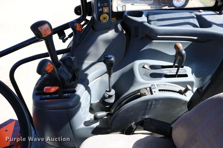 image for item DD0094 2002 New Holland TS100 tractor