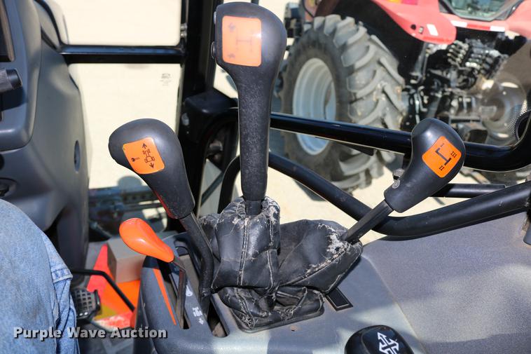 image for item DD0094 2002 New Holland TS100 tractor