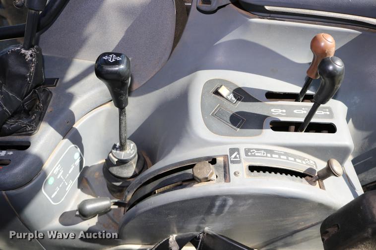 image for item DD0094 2002 New Holland TS100 tractor