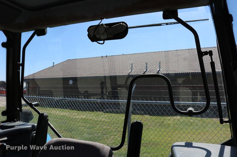 image for item DD0094 2002 New Holland TS100 tractor