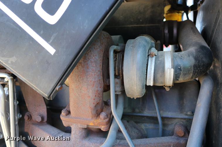 image for item DD0094 2002 New Holland TS100 tractor