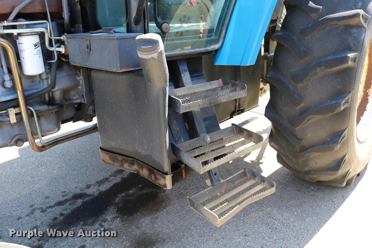 image for item DD0094 2002 New Holland TS100 tractor