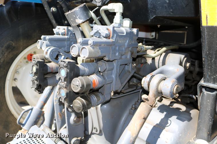 image for item DD0094 2002 New Holland TS100 tractor