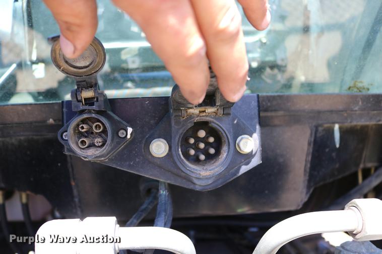 image for item DD0094 2002 New Holland TS100 tractor