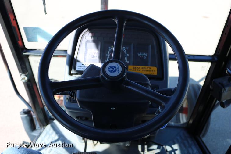 image for item DD0095 2000 New Holland TS100 tractor