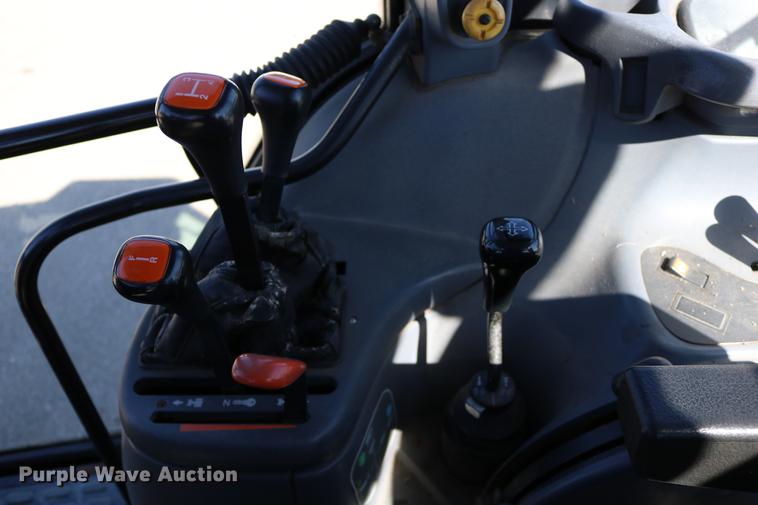 image for item DD0095 2000 New Holland TS100 tractor