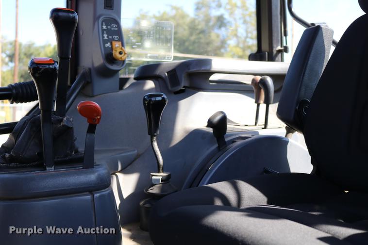 image for item DD0095 2000 New Holland TS100 tractor