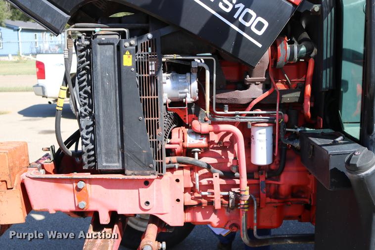 image for item DD0095 2000 New Holland TS100 tractor