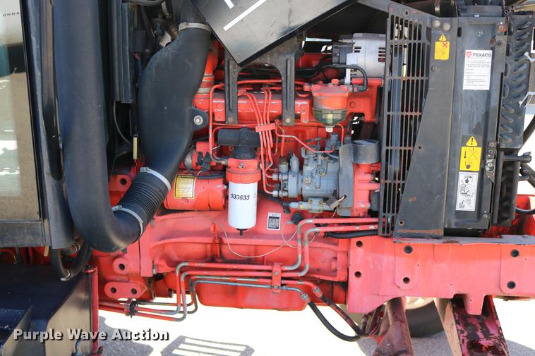 image for item DD0095 2000 New Holland TS100 tractor