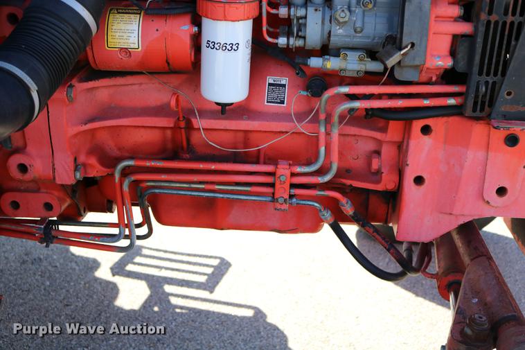 image for item DD0095 2000 New Holland TS100 tractor