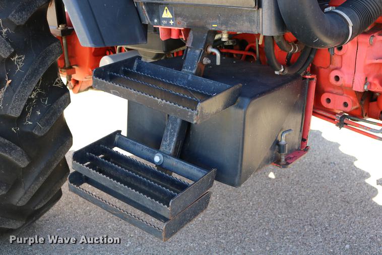 image for item DD0095 2000 New Holland TS100 tractor