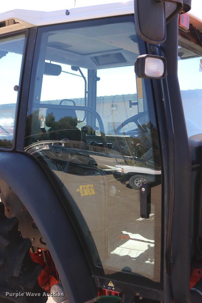 image for item DD0095 2000 New Holland TS100 tractor