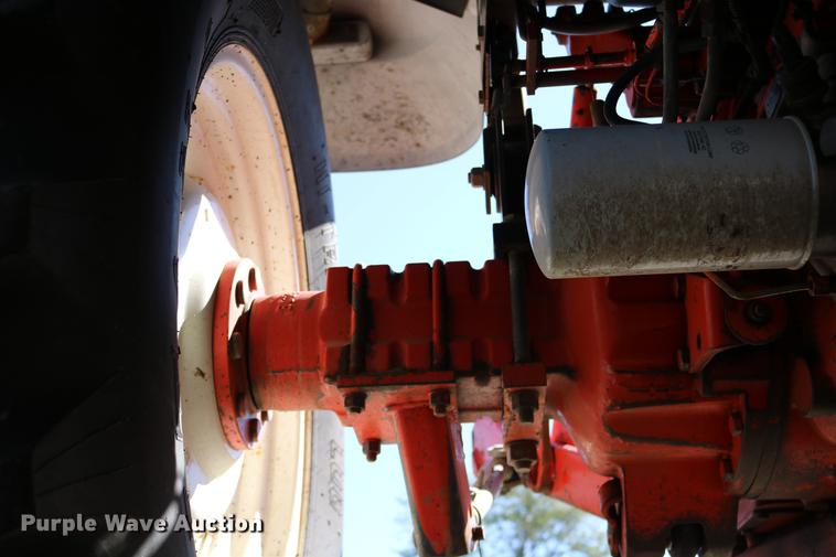 image for item DD0095 2000 New Holland TS100 tractor