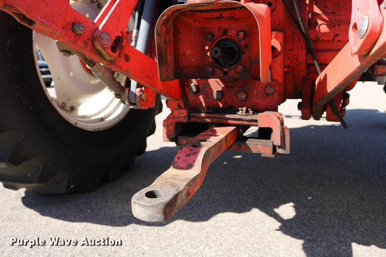 image for item DD0095 2000 New Holland TS100 tractor