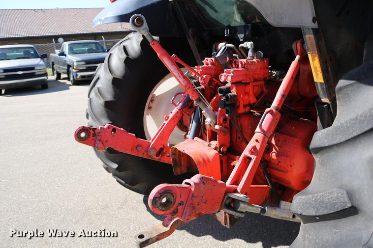 image for item DD0095 2000 New Holland TS100 tractor