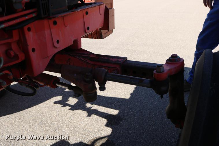 image for item DD0095 2000 New Holland TS100 tractor