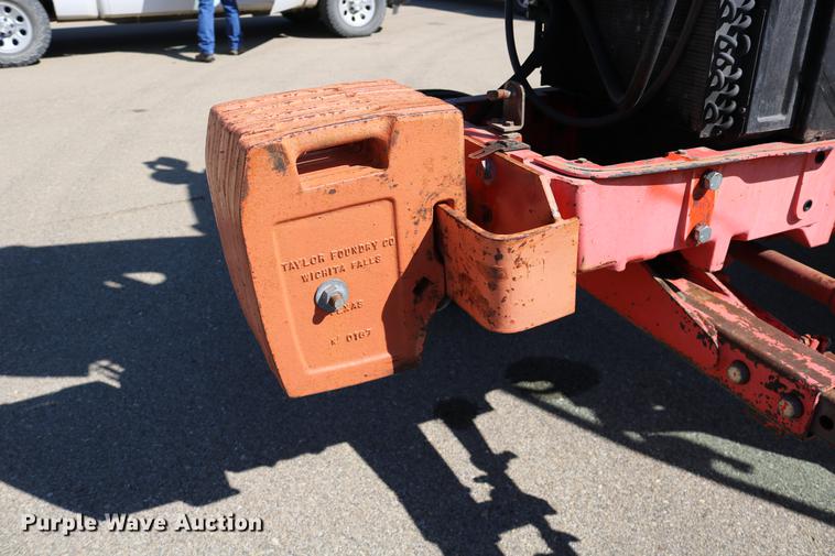 image for item DD0095 2000 New Holland TS100 tractor