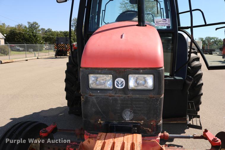 image for item DD0095 2000 New Holland TS100 tractor