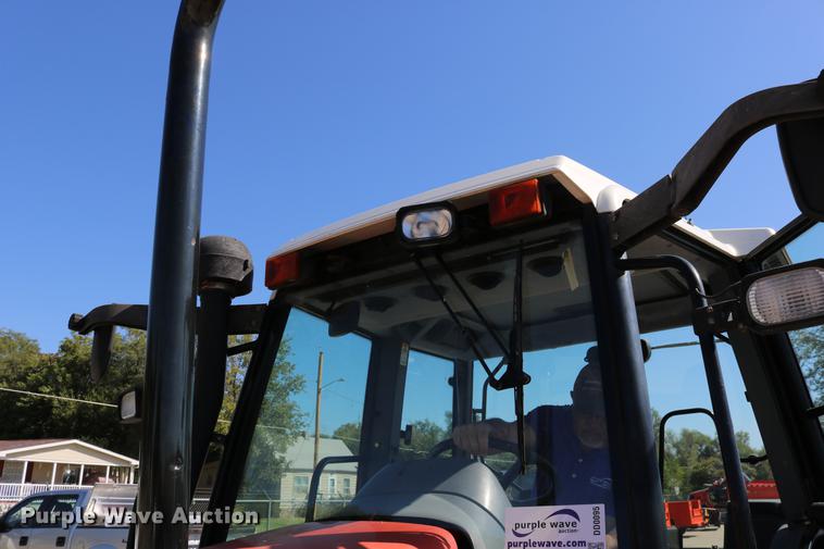 image for item DD0095 2000 New Holland TS100 tractor