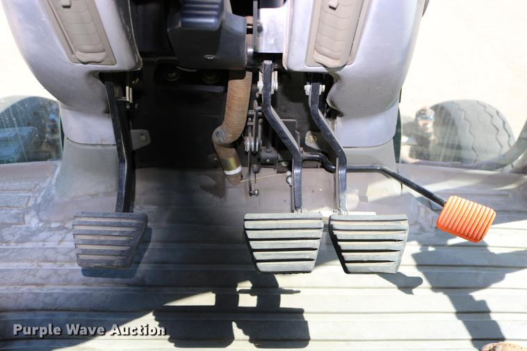 image for item DD0096 2004 Case MXU-100 tractor