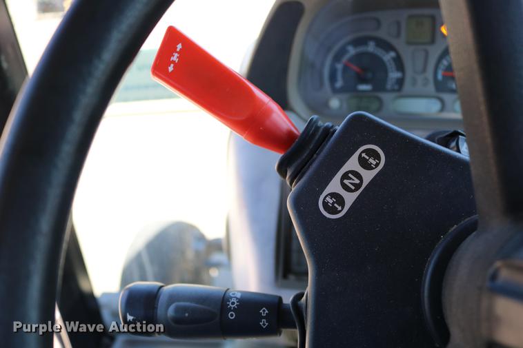 image for item DD0096 2004 Case MXU-100 tractor