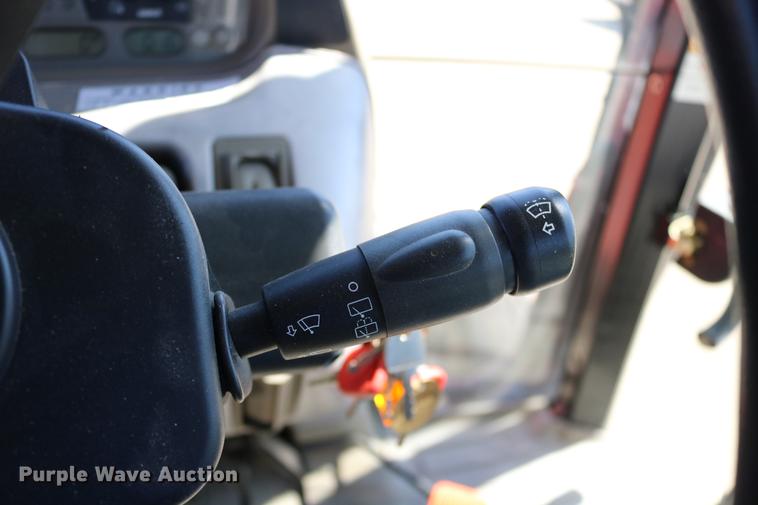 image for item DD0096 2004 Case MXU-100 tractor