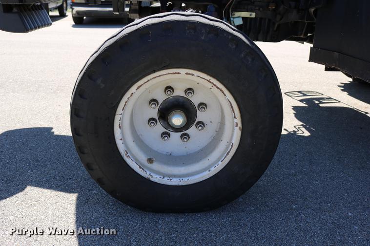 image for item DD0096 2004 Case MXU-100 tractor