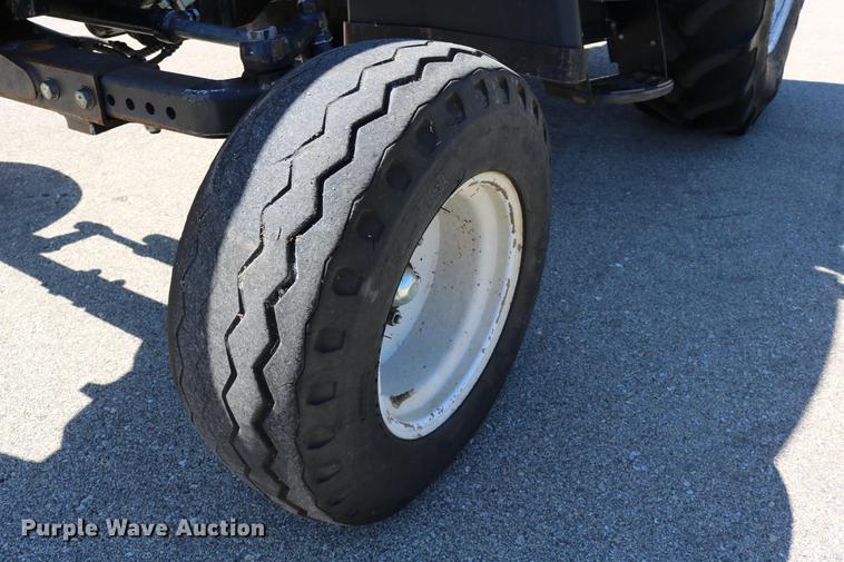 image for item DD0096 2004 Case MXU-100 tractor