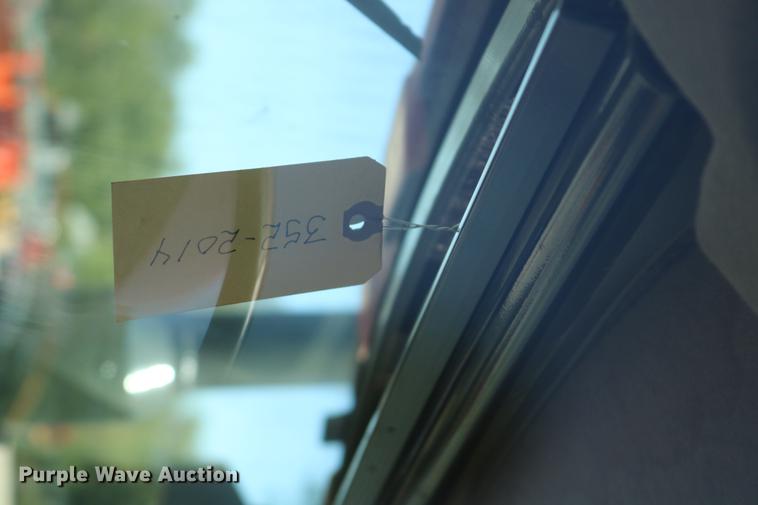 image for item DD0096 2004 Case MXU-100 tractor