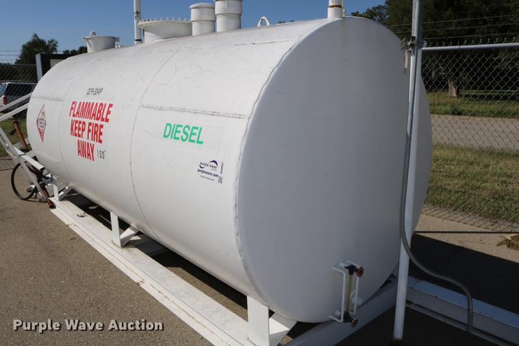 image for item DD0097 1993 Smith fuel tank