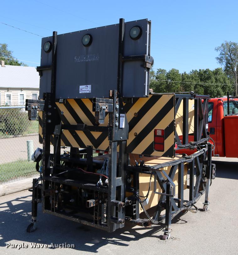 image for item DD0099 2003 Safe-Stop 180TMA crash attenuator