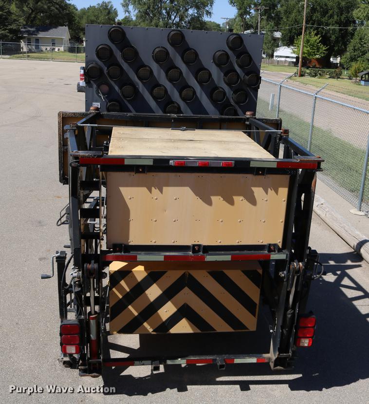 image for item DD0099 2003 Safe-Stop 180TMA crash attenuator