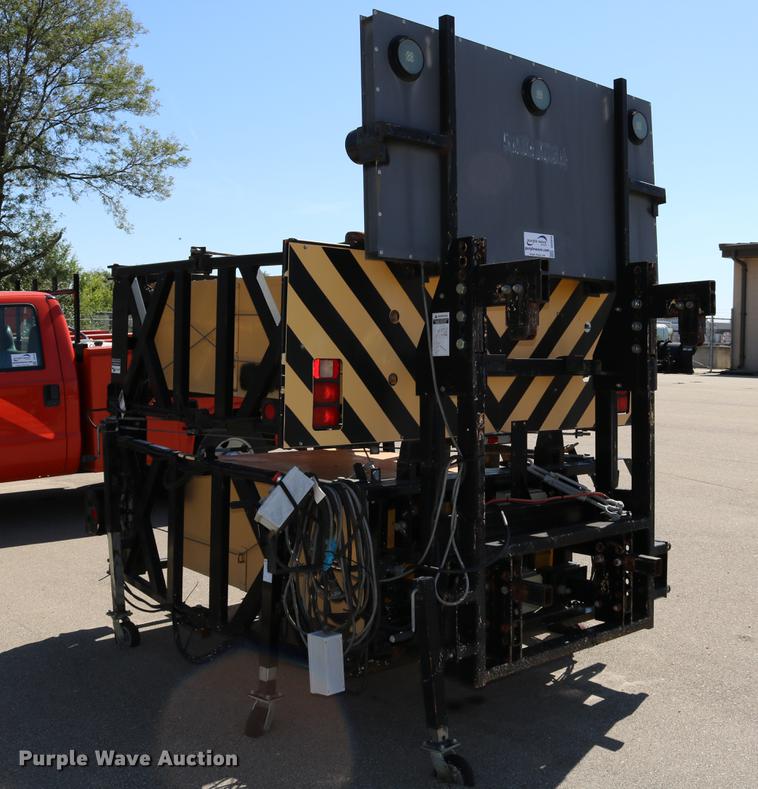 image for item DD0099 2003 Safe-Stop 180TMA crash attenuator